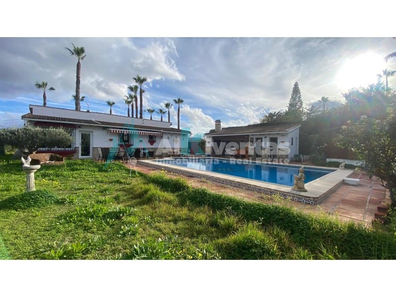 3 bedroom Villa for sale in Alhaurin el Grande with garage - € 437,000 (Ref: 9721493)