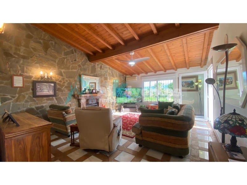 3 bedroom Villa for sale in Alhaurin el Grande with garage - € 437,000 (Ref: 9721493)