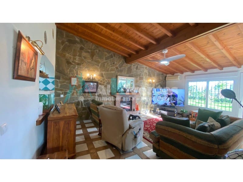 3 bedroom Villa for sale in Alhaurin el Grande with garage - € 437,000 (Ref: 9721493)