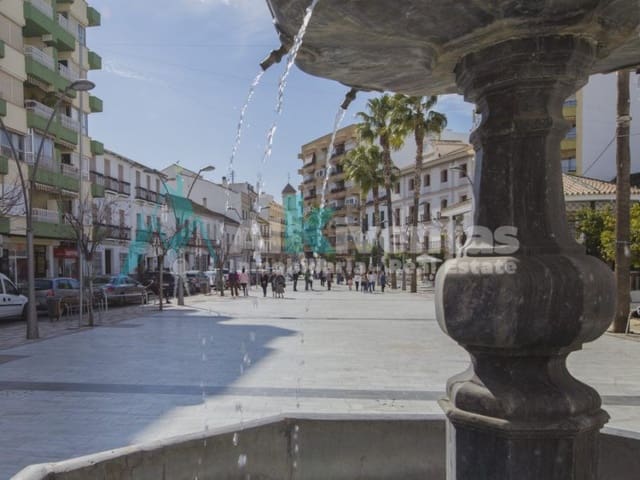 Appartement te koop in Coín met garage - € 235.000 (Ref: 9758021)