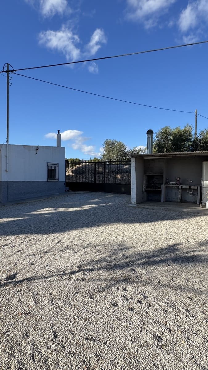 4 bedroom Finca/Country House for sale in La Romana with pool - € 240,000 (Ref: 9532607)