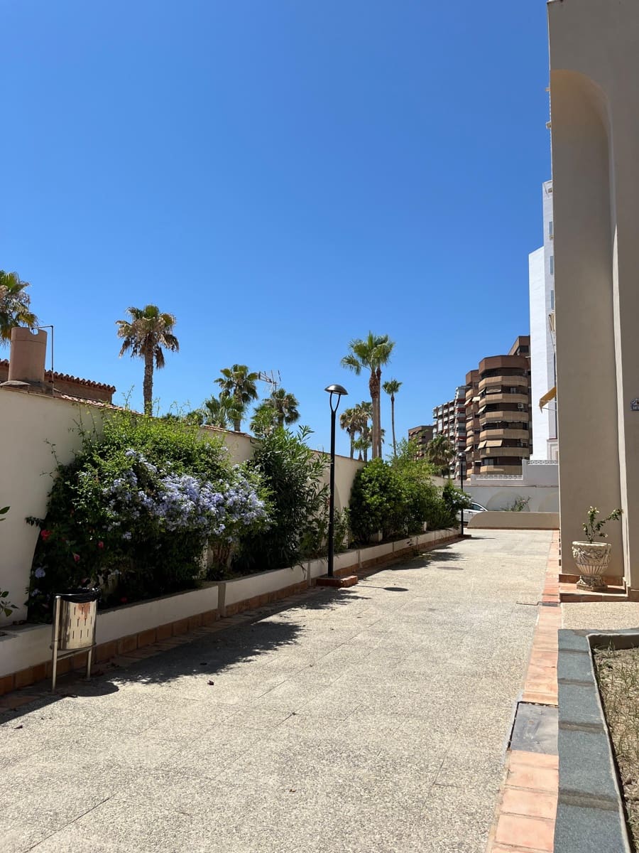 3 soveværelse Lejlighed til salg i Almunecar med swimmingpool - € 339.000 (Ref: 9632767)