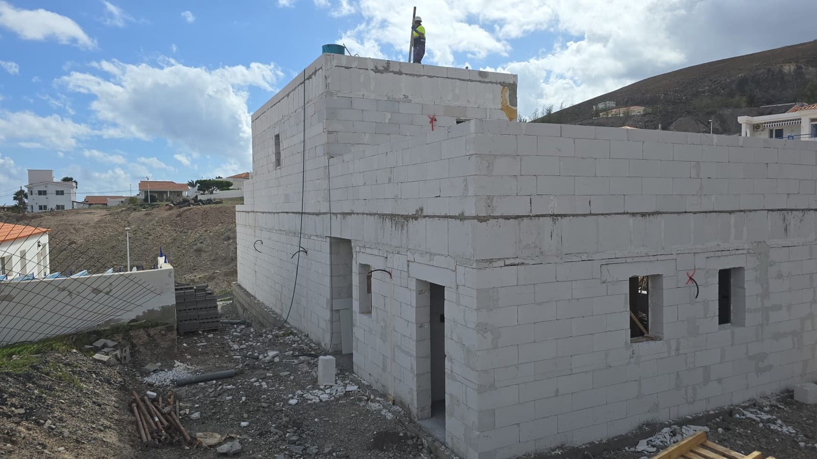 3 bedroom Villa for sale in Tarajalejo with garage - € 430,000 (Ref: 9547212)