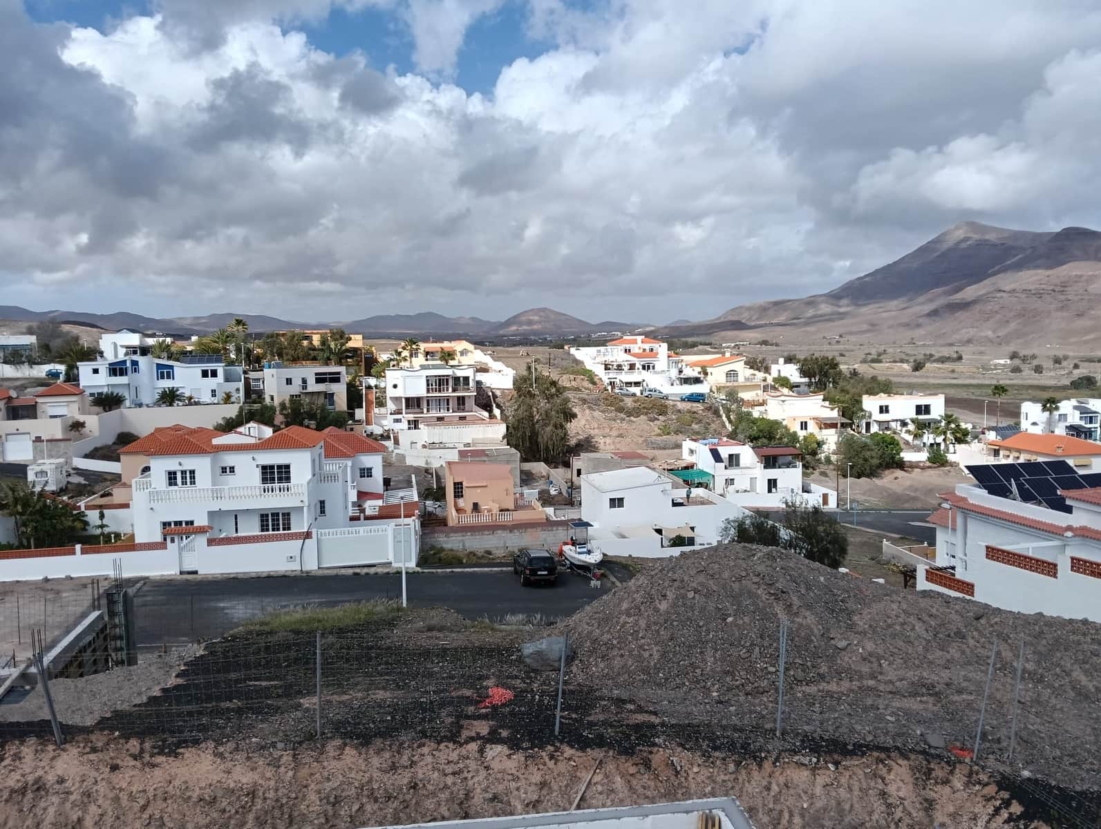 3 bedroom Villa for sale in Tarajalejo with garage - € 430,000 (Ref: 9547212)