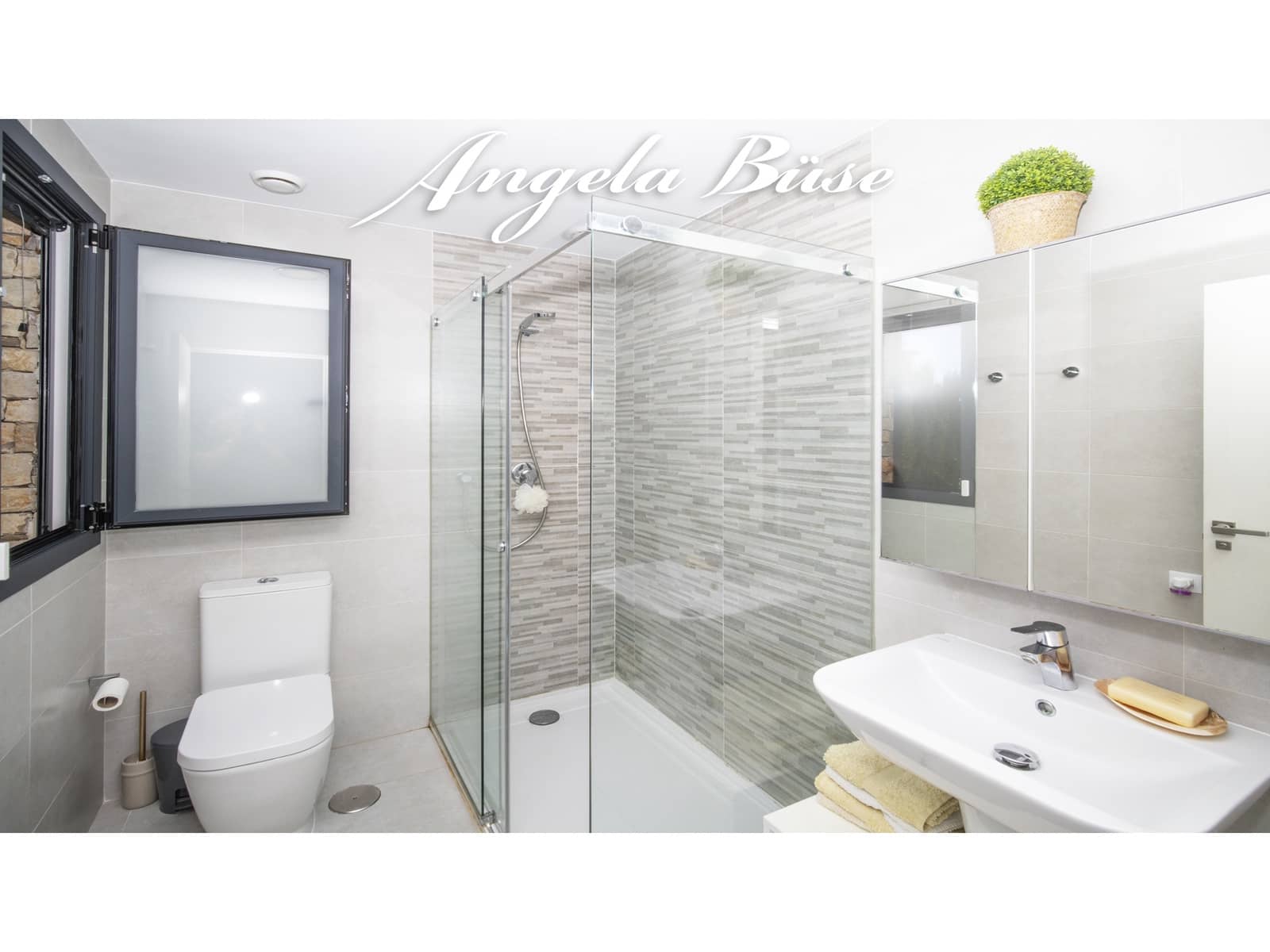 2 soverom Rekkehus til salgs i Cala Murada med svømmebasseng garasje - € 390 000 (Ref: 9640645)