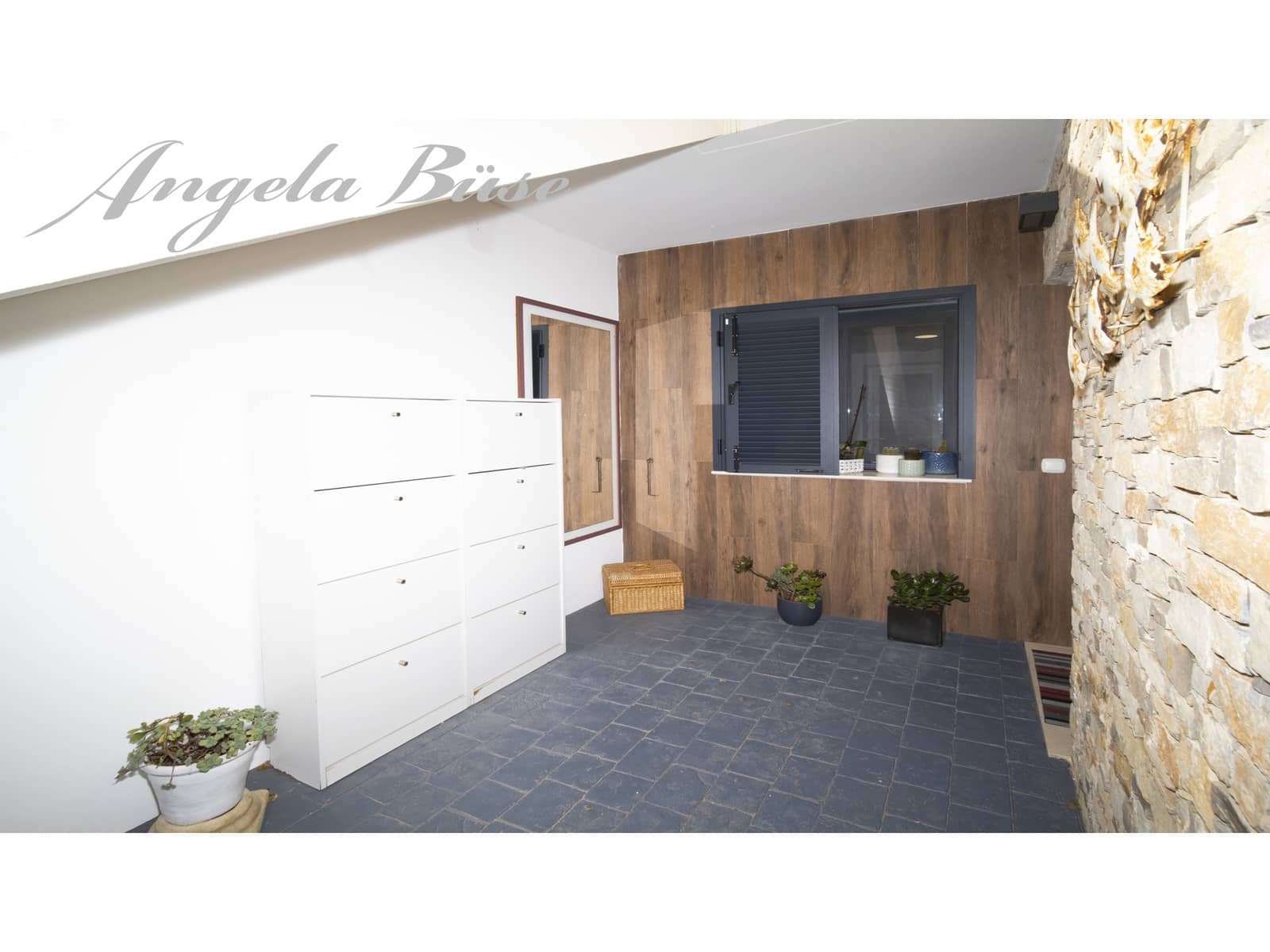 2 soverom Rekkehus til salgs i Cala Murada med svømmebasseng garasje - € 390 000 (Ref: 9640645)