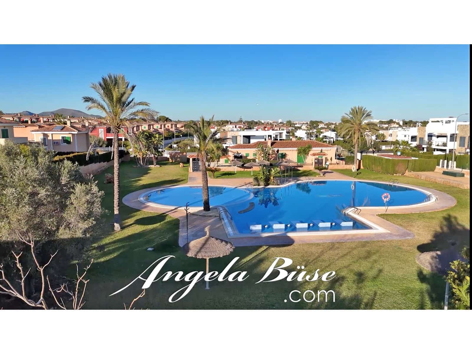 2 soverom Rekkehus til salgs i Cala Murada med svømmebasseng garasje - € 390 000 (Ref: 9640645)