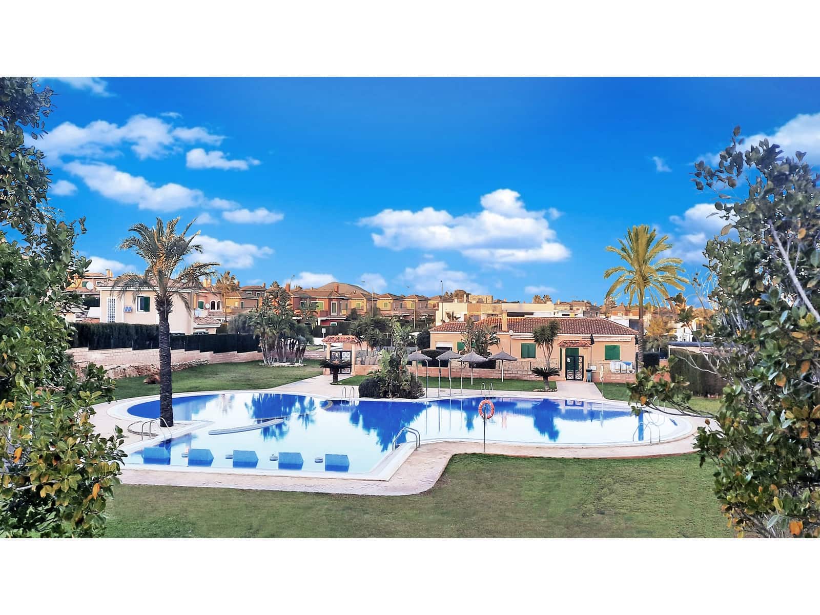 2 soverom Rekkehus til salgs i Cala Murada med svømmebasseng garasje - € 390 000 (Ref: 9640645)