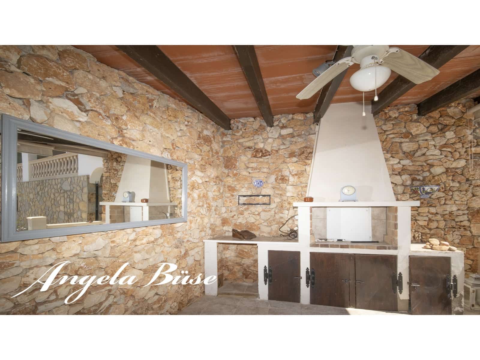 3 soverom Villa til salgs i Cala Murada med svømmebasseng garasje - € 750 000 (Ref: 9640666)