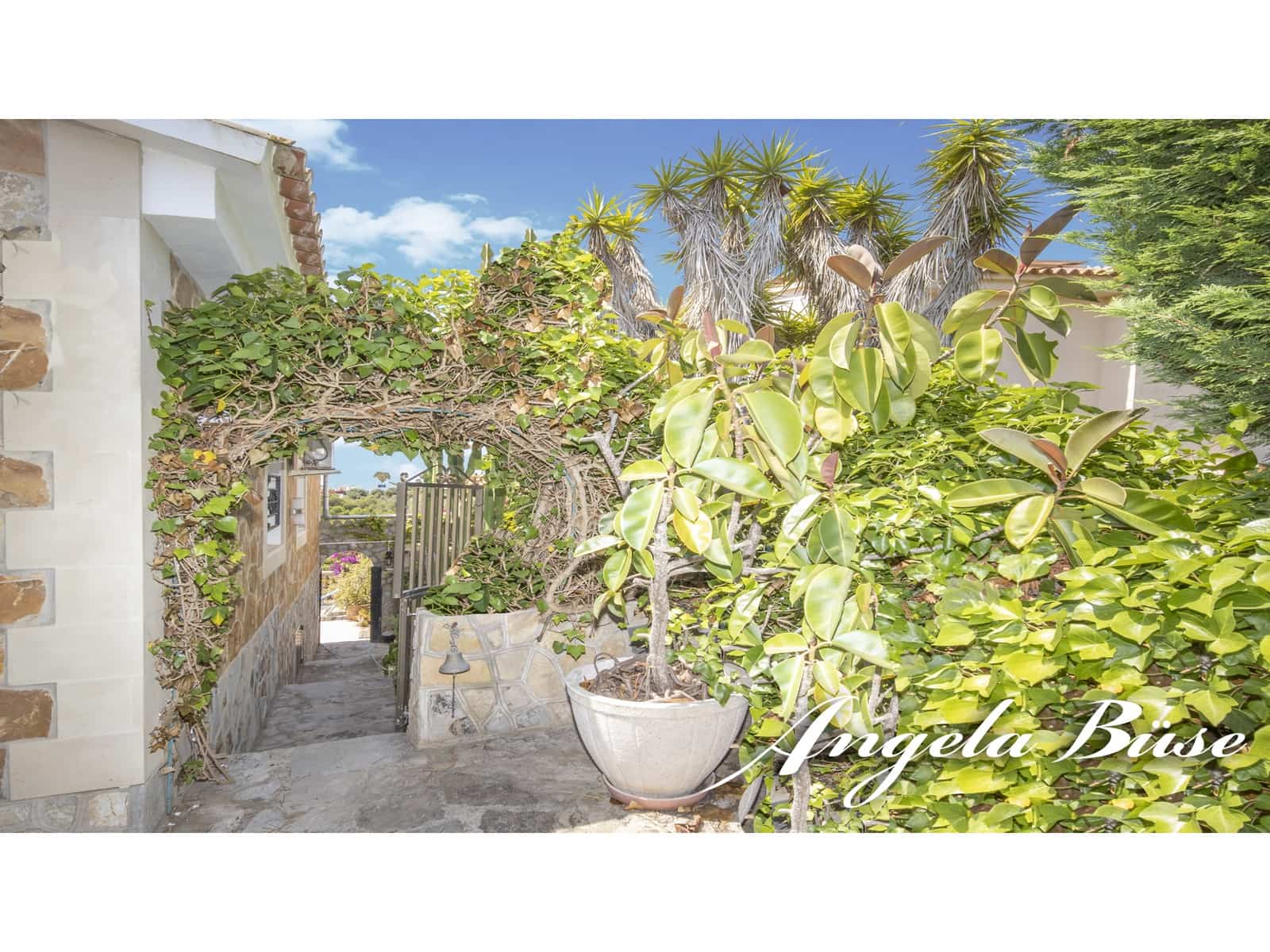 3 soverom Villa til salgs i Cala Murada med svømmebasseng garasje - € 750 000 (Ref: 9640666)