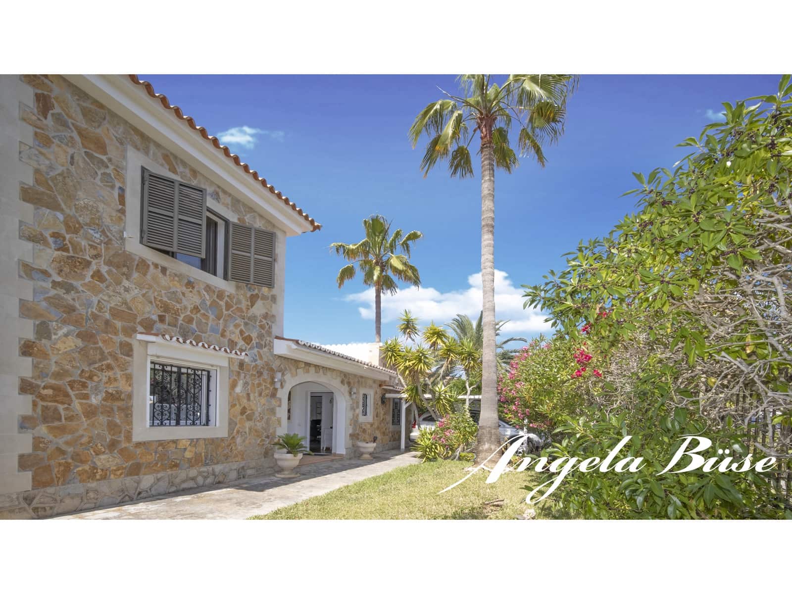 3 soverom Villa til salgs i Cala Murada med svømmebasseng garasje - € 750 000 (Ref: 9640666)