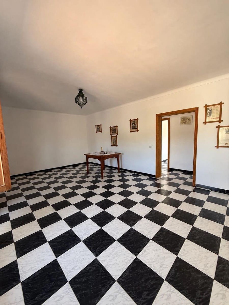 7 bedroom Townhouse for sale in Sant Joan - € 614,000 (Ref: 10020967)