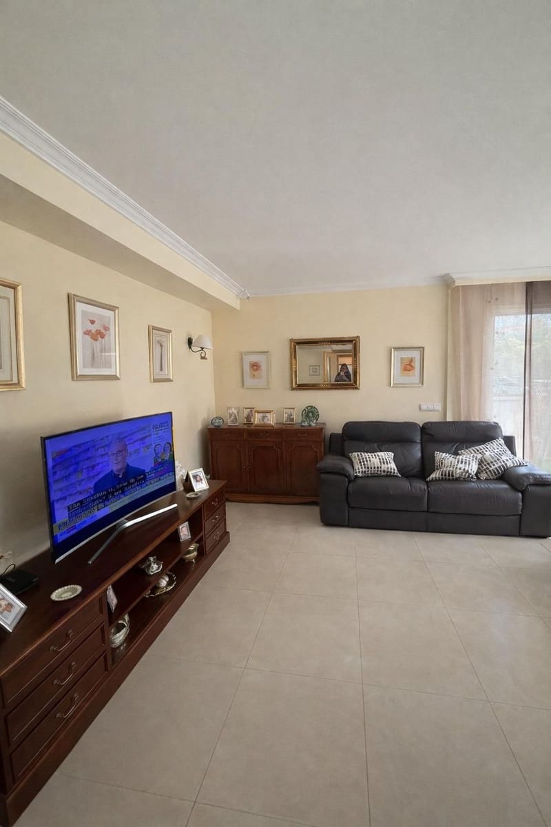 5 slaapkamer Rijtjeshuis te koop in Son Ferriol met garage - € 635.000 (Ref: 9580168)