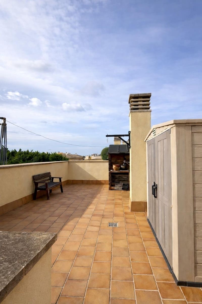 5 slaapkamer Rijtjeshuis te koop in Son Ferriol met garage - € 635.000 (Ref: 9580168)