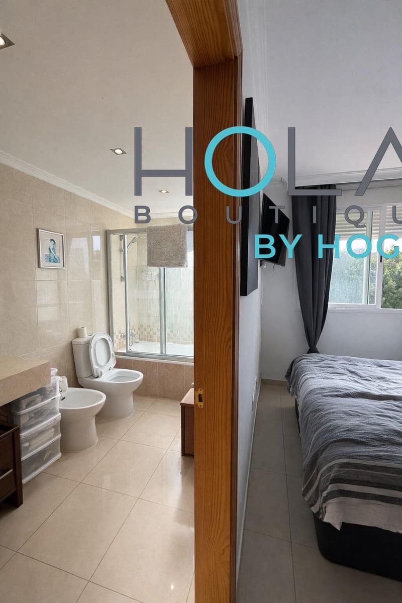 5 bedroom Terraced Villa for sale in Son Ferriol with garage - € 635,000 (Ref: 9580168)