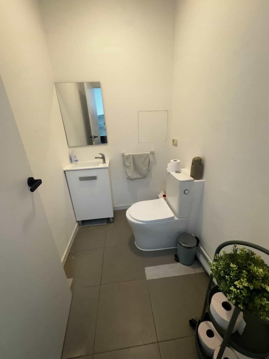 2 soveværelse Erhverv til leje i Palma de Mallorca - € 1.200 (Ref: 9608072)