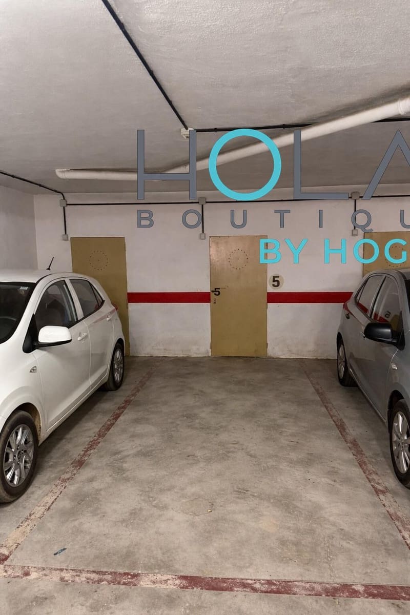 3 bedroom Flat for sale in Son Ferriol with garage - € 480,000 (Ref: 9726643)