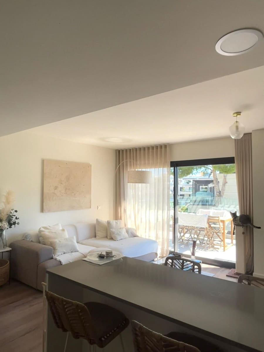 2 bedroom Flat for sale in Santa Ponsa with pool garage - € 741,000 (Ref: 9884811)