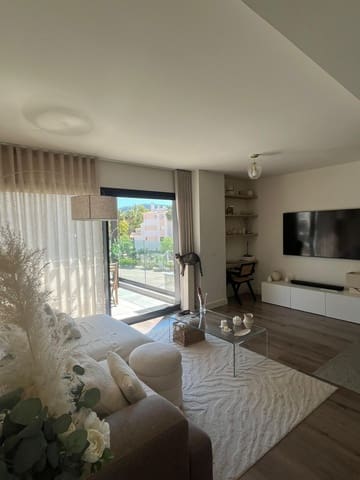 Piso de 2 habitaciones en Santa Ponsa, Calvià en venta con piscina garaje - 741.000 € (Ref: 9884811)