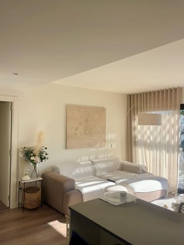 Piso de 2 habitaciones en Santa Ponsa, Calvià en venta con piscina garaje - 741.000 € (Ref: 9884811)