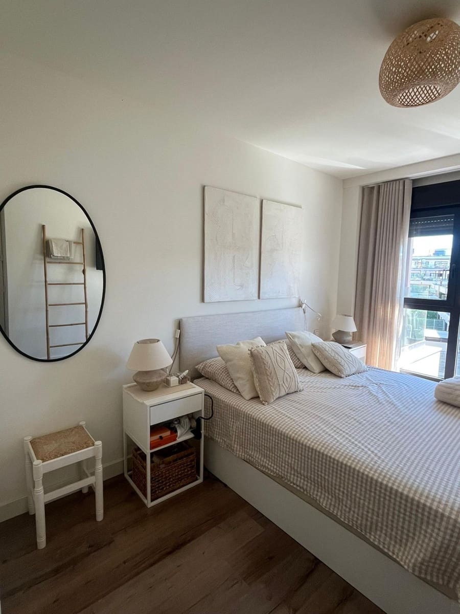 2 bedroom Flat for sale in Santa Ponsa with pool garage - € 741,000 (Ref: 9884811)
