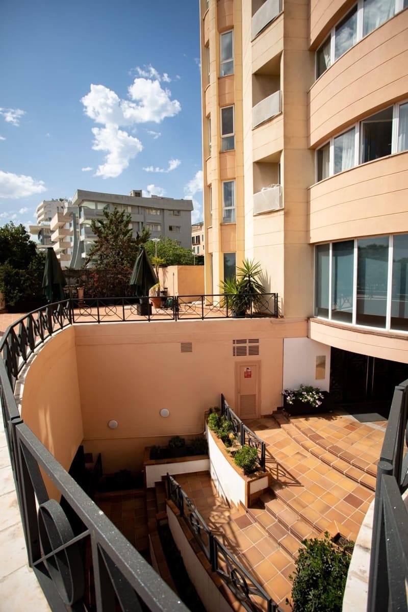 2 bedroom Penthouse for rent in Palma de Mallorca with pool garage - € 2,750 (Ref: 9962717)