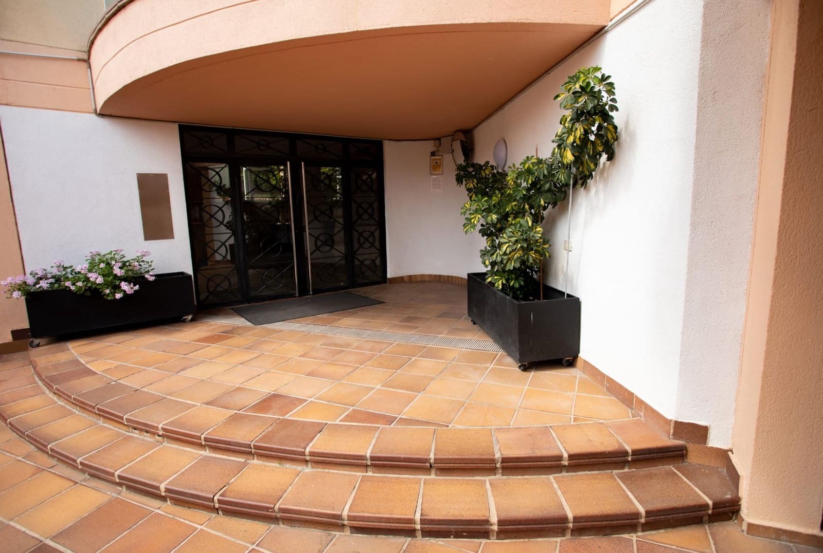 2 bedroom Penthouse for rent in Palma de Mallorca with pool garage - € 2,750 (Ref: 9962717)