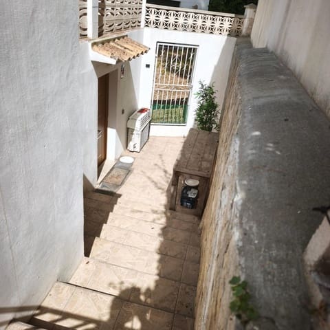 3 bedroom Villa for sale in Costa de la Calma, Calvià - € 570,000 (Ref: 9977325)