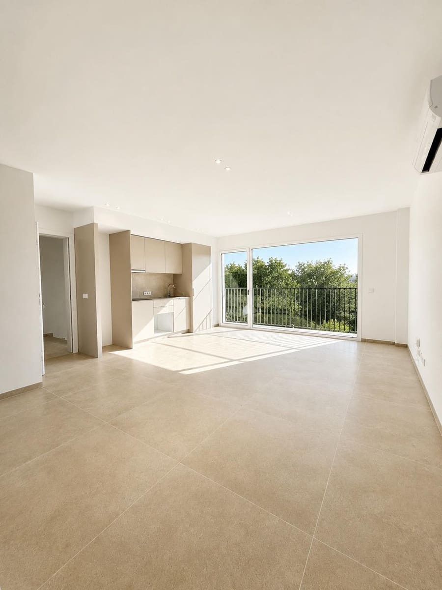 2 bedroom Flat for sale in Palma de Mallorca - € 395,000 (Ref: 9978898)