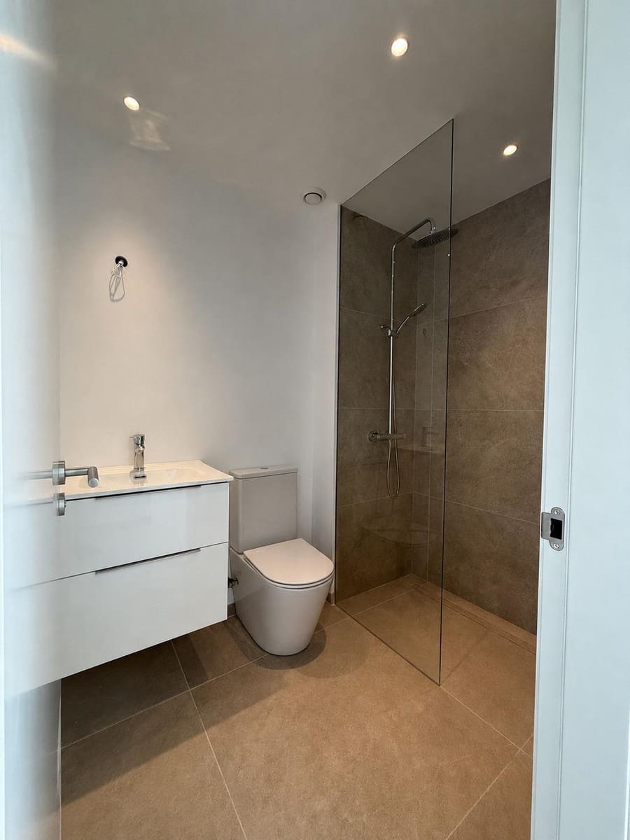 2 bedroom Flat for sale in Palma de Mallorca - € 395,000 (Ref: 9978898)
