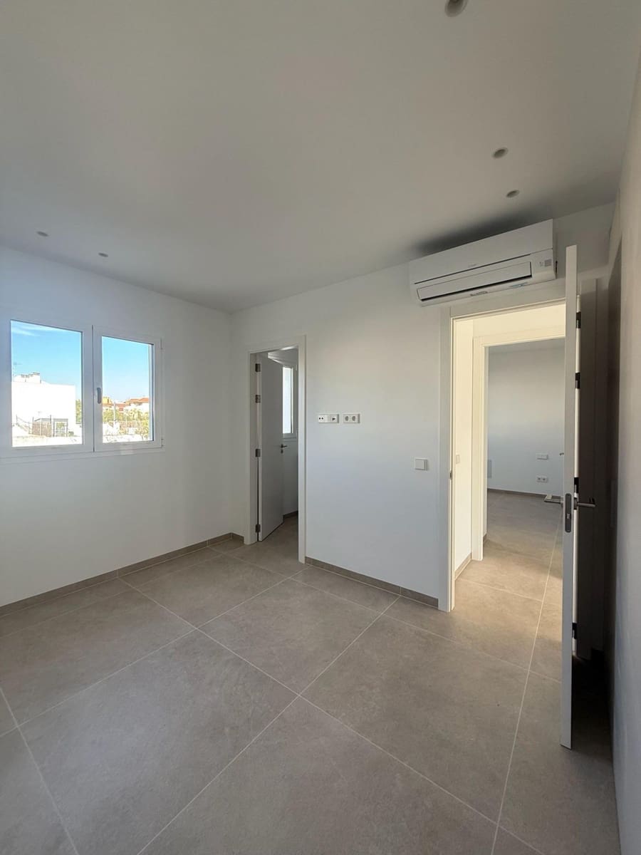 2 bedroom Flat for sale in Palma de Mallorca - € 395,000 (Ref: 9978898)