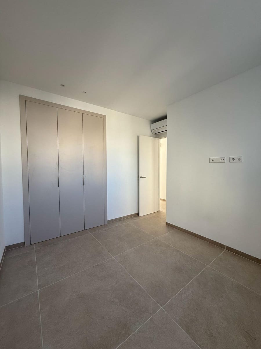 2 bedroom Flat for sale in Palma de Mallorca - € 395,000 (Ref: 9978898)