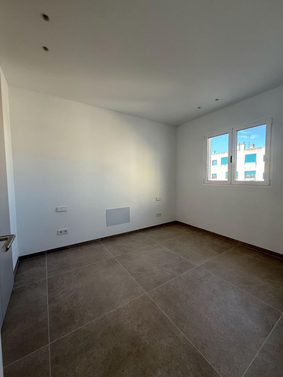 2 bedroom Flat for sale in Palma de Mallorca - € 395,000 (Ref: 9978898)