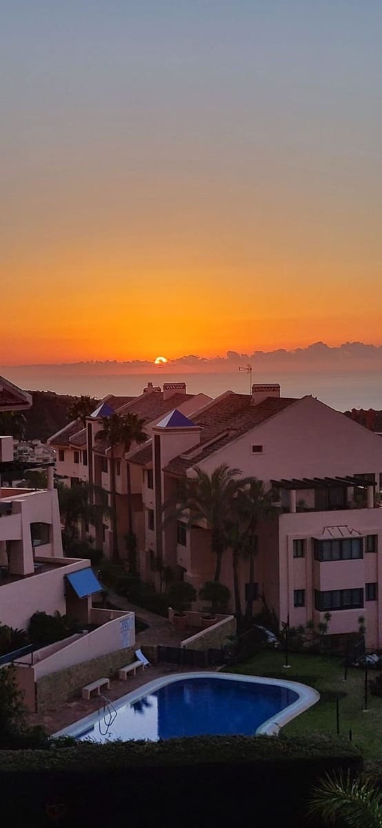 Apartamento de 2 habitaciones en Calahonda en venta con piscina garaje - 447.500 € (Ref: 9571777)