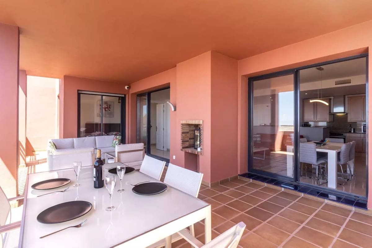 Apartamento de 2 habitaciones en Calahonda en venta con piscina garaje - 447.500 € (Ref: 9571777)