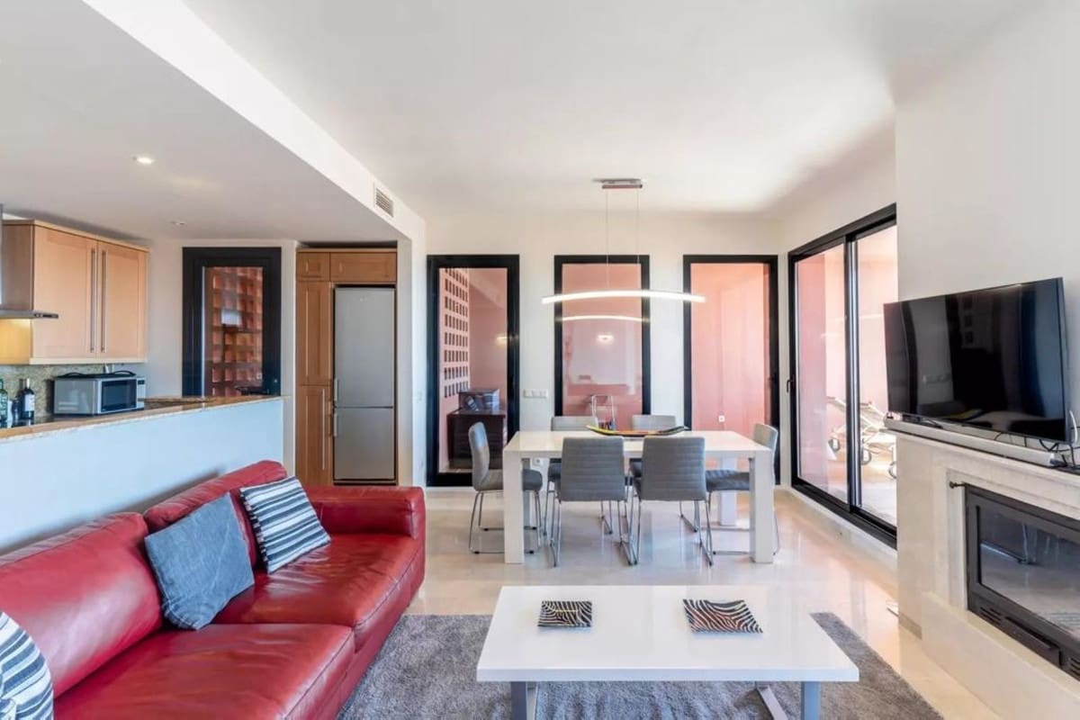 Apartamento de 2 habitaciones en Calahonda en venta con piscina garaje - 447.500 € (Ref: 9571777)