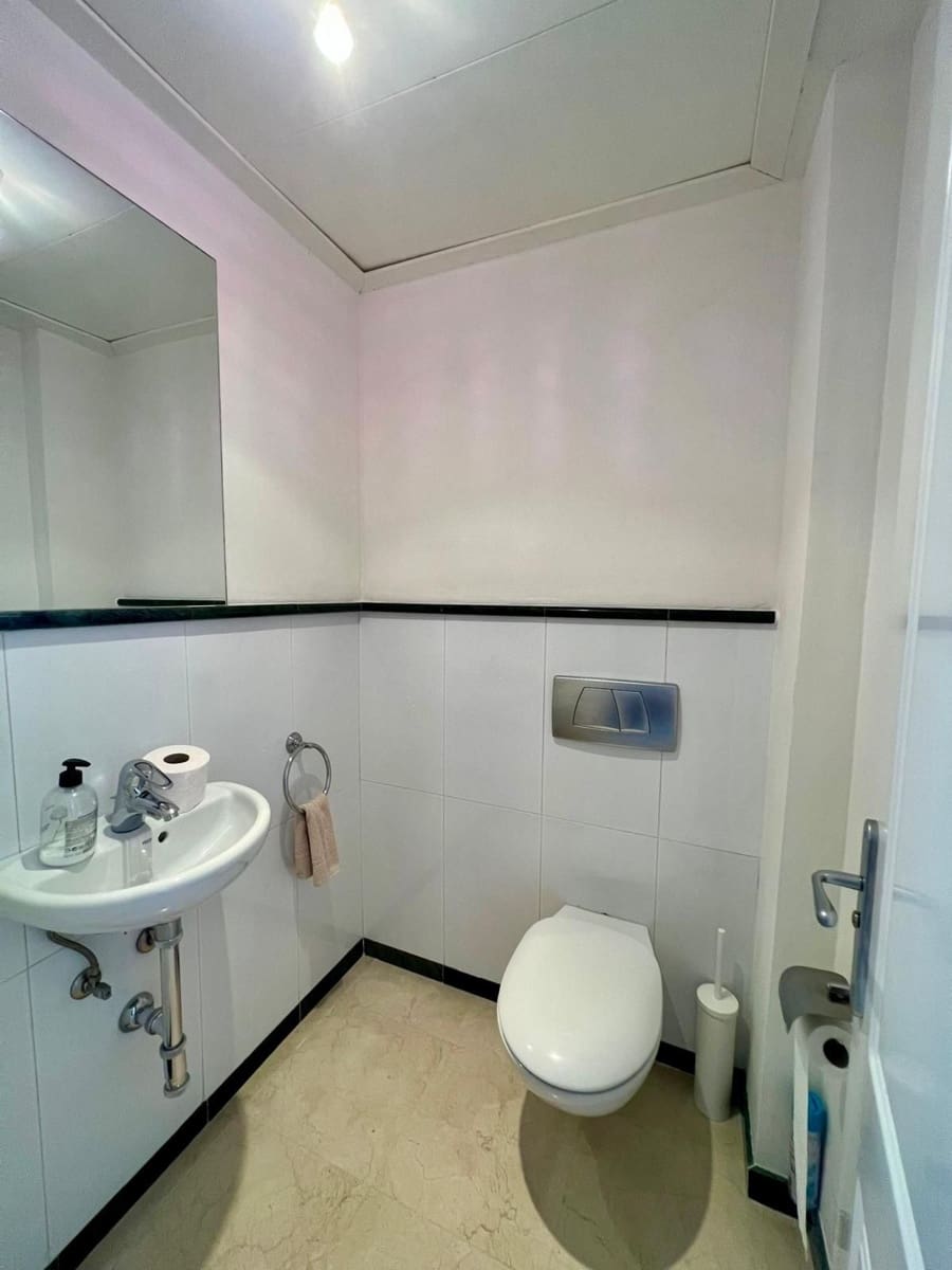 2 bedroom Apartment for sale in Calahonda with pool garage - € 447,500 (Ref: 9571777)