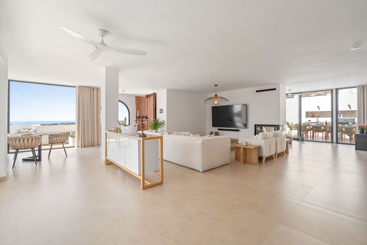 5 soveværelse Villa til salg i Nueva Andalucia med swimmingpool garage - € 4.950.000 (Ref: 9571778)