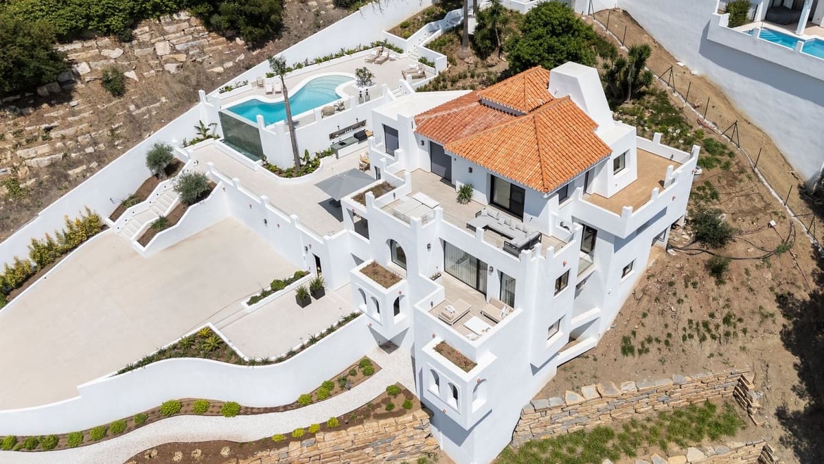 5 soveværelse Villa til salg i Nueva Andalucia med swimmingpool garage - € 4.950.000 (Ref: 9571778)