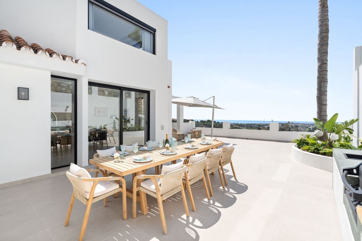 5 bedroom Villa for sale in Nueva Andalucia with pool garage - € 4,950,000 (Ref: 9571778)