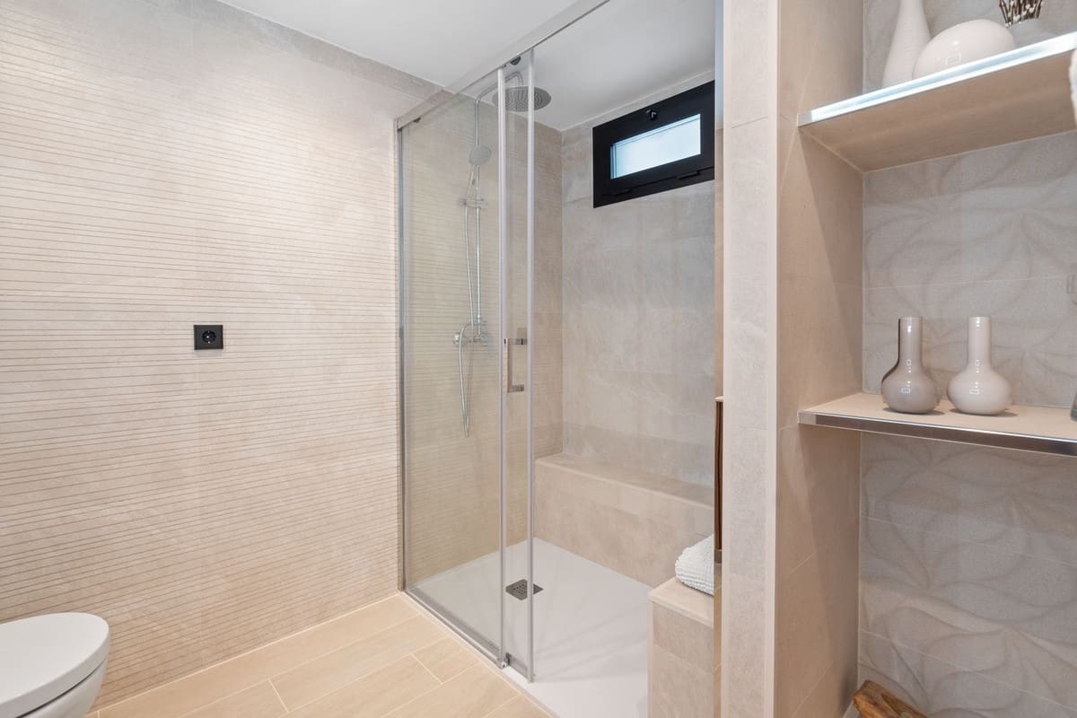 5 bedroom Villa for sale in Nueva Andalucia with pool garage - € 4,950,000 (Ref: 9571778)