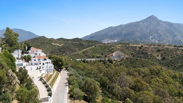 5 Zimmer Villa zu verkaufen in Nueva Andalucia, Marbella mit Pool Garage - 4.950.000 € (Ref: 9571778)