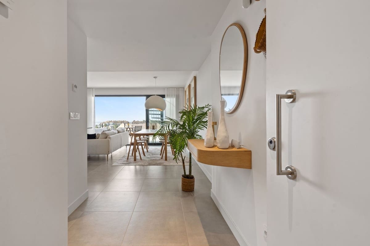 3 sypialnia Penthouse na sprzedaż w Estepona z basenem garażem - 925 000 € (Ref: 9571779)