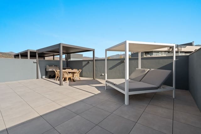 3 chambre Penthouse à vendre à Estepona avec piscine garage - 925 000 € (Ref: 9571779)