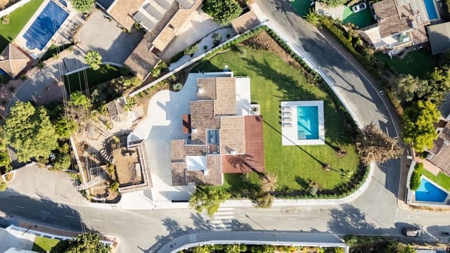 5 quarto Moradia para venda em El Rosario, Marbella com piscina garagem - 3 895 000 € (Ref: 9571780)