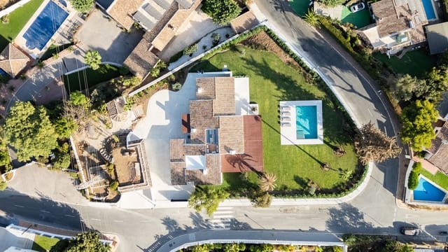 5 camera da letto Villa in vendita in El Rosario, Marbella con piscina garage - 3.895.000 € (Rif: 9571780)