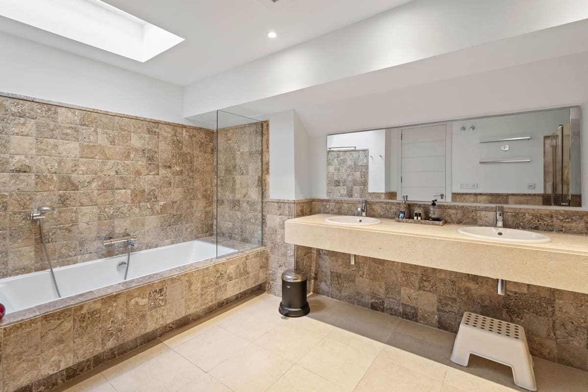 3 bedroom Apartment for sale in Los Flamingos with pool garage - € 1,250,000 (Ref: 9571782)