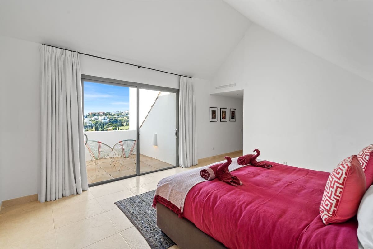 3 bedroom Apartment for sale in Los Flamingos with pool garage - € 1,250,000 (Ref: 9571782)