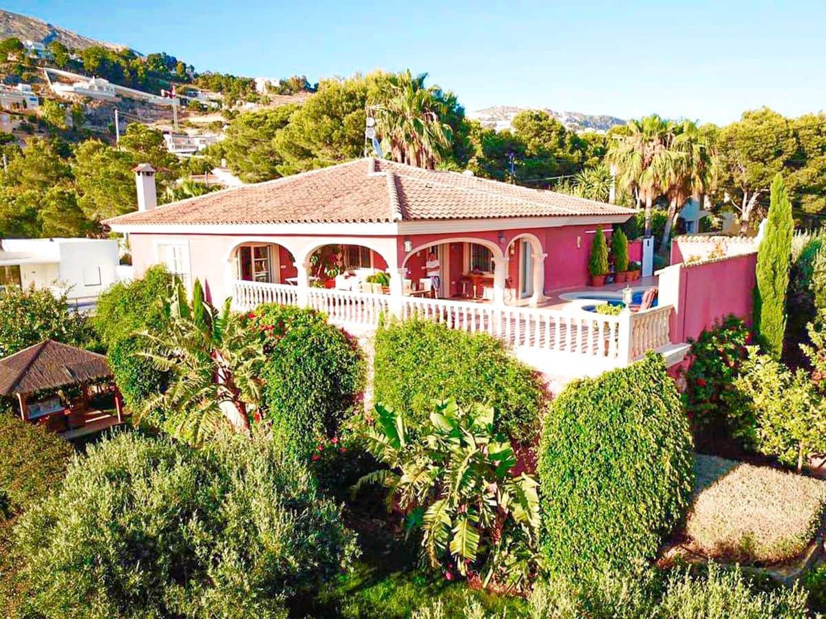 3 bedroom Villa for sale in Altea la Vella with pool garage - € 790,000 (Ref: 10020249)