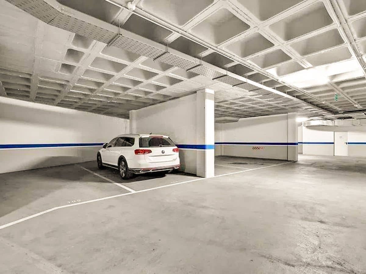 2 makuuhuone Asunto myytävänä paikassa Benidorm mukana uima-altaan 
autotalli - 689 000 € (Ref: 10033479)